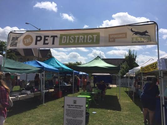 New pet district. Dog treats, water bowls, and places to sit and socialize with other furs.