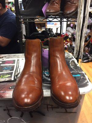 BOOT SHINE $15 ///Regular Shoe Shine $7