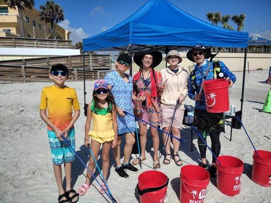 Beach Squad Beach Cleanup volunteers in Daytona Beach, FL - Volusia County