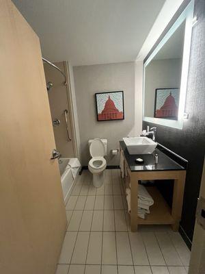 Nice bathroom