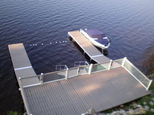 New Shore line docks in NH