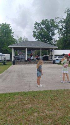 Kids dancing