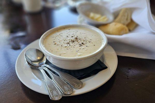 Dorn's clam chowder