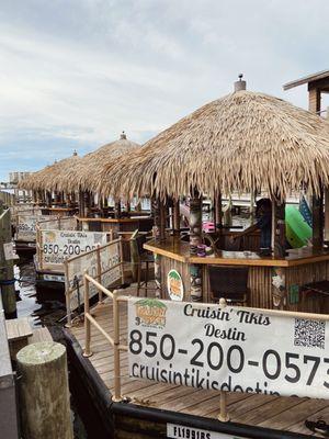 Cruisin' Tikis Destin - before take off