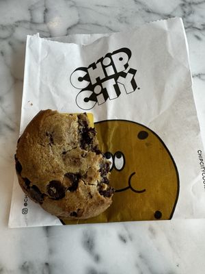 Chocolate chip cookie