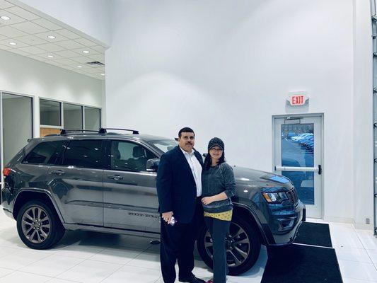 This gorgeous granite Jeep Grand Cherokee Limited 75 Anniversary Edition!! My newest ride!!