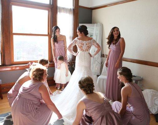 Spohn ballroom bridal suite girls