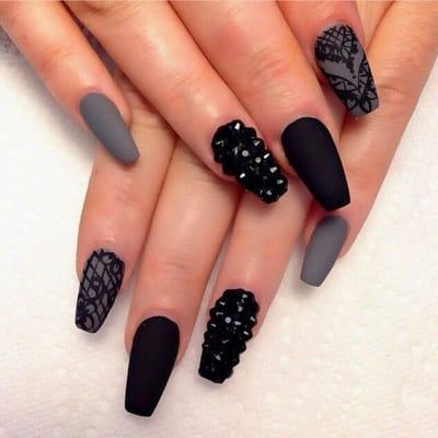 How much will it be for these nails and design?