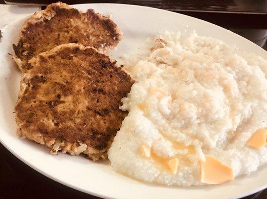 Salmon cakes and grits with cheese