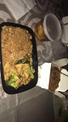 Chicken and broccoli combo pork fried rice, wonton soup, and pint of lo mein