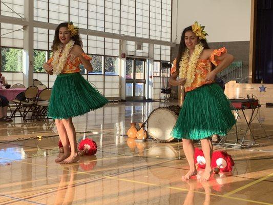 ALOHA Dancers!!