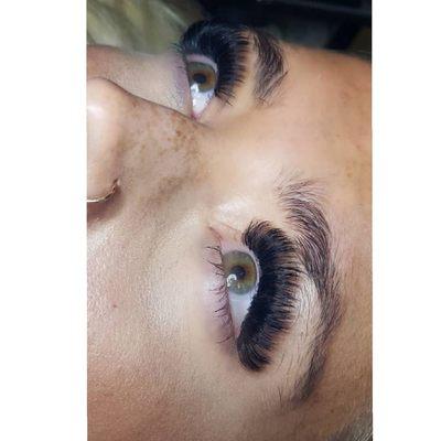 Mega volume lashes