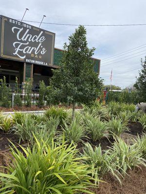 Exterior of Uncle Earl's Bar located in Southdowns neighborhood of Baton Rouge