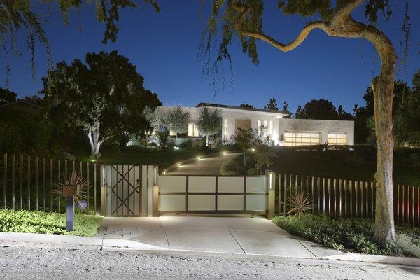 Congrats to our buyer  & seller for selling and purchasing one of Fullerton's finest custom home!