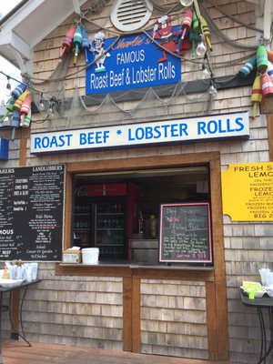 Front counter, where you order delicious lobster rolls.