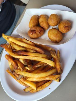 Mini corndogs w fries