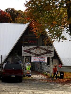 Entrance to Double Diamond Deer Ranch.