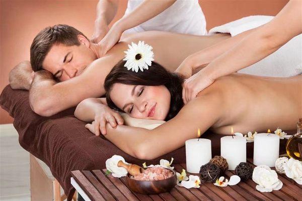 We provide Best Couple Massage in town