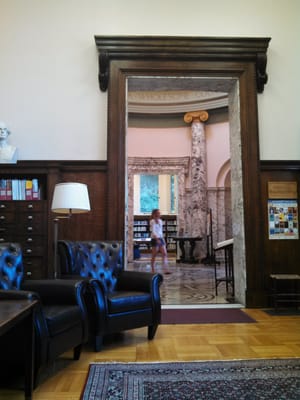 Looking into the entrance from the Lee reading room