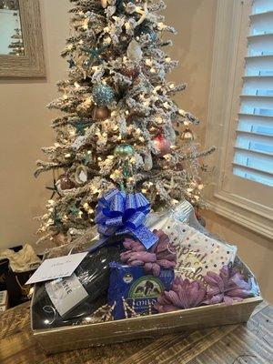 Beautifully put together gift basket!