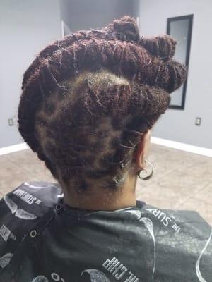 Creative protective loc style