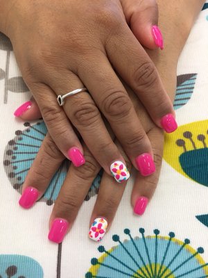 Beautiful nails from customers.
Come visit us, we will help you relax and have a great time.