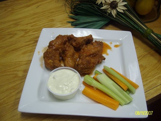 buffalo wings served with blue cheese,celery and carrots