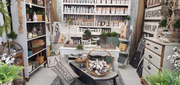 Rustic Tuesday features farmhouse and modern country decor and furniture plus Rethunk Junk Paint and Sweet Pickins Milk Paint.