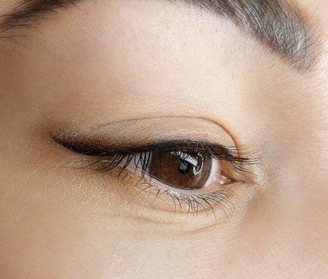 Permanent eyeliner