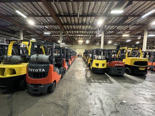 Forklift for rent TOYOTA HYSTER CATERPILLAR NISSAN YALE 2000lbs-16000 lbs