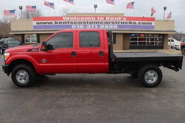 2011 Ford F-350 Super Duty XL Crew Cab 4WD SRW Flatbed