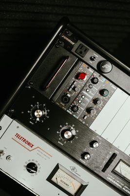 Dynamic hardware for recording & audio engineering. World famous Neve & Universal audio equipment.