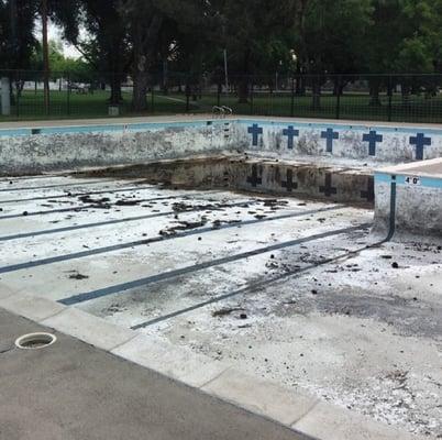 Commercial Pool Maintenance and Residential Maintenance. This McKinley Park Pool in Stockton (Before)