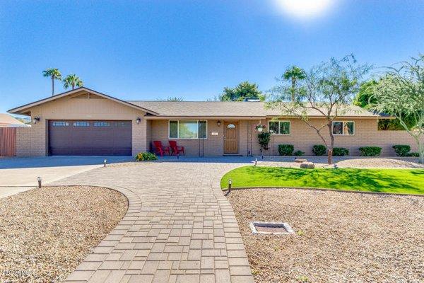 Just sold this beautiful ranch style home in Phoenix to some wonderful first time home buyers.