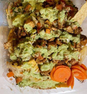 Nachos with grilled chicken