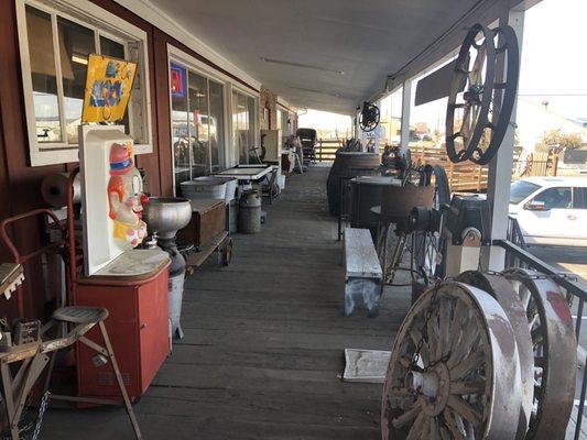 Redmond Farmer's Co-Op & Antique Mall