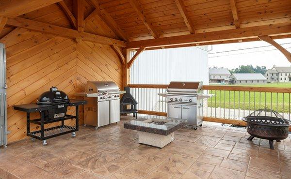 Outdoor stainless gas grills