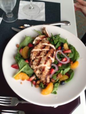 Summer salad with chicken