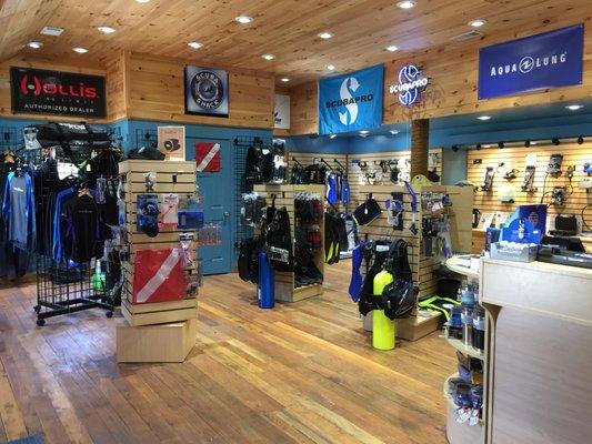 Stop by our store to have a Scuba Shack Teammate help you find gear that fits!