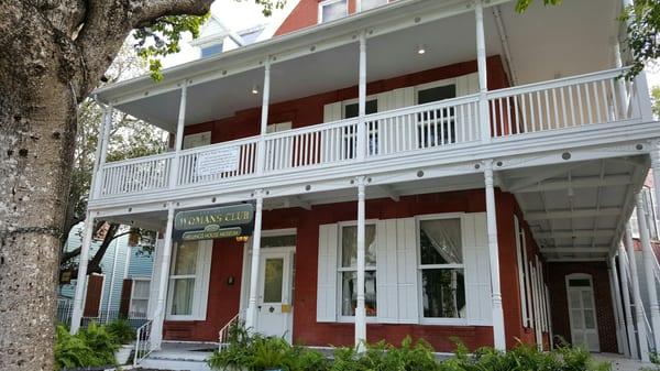 Nice porch!