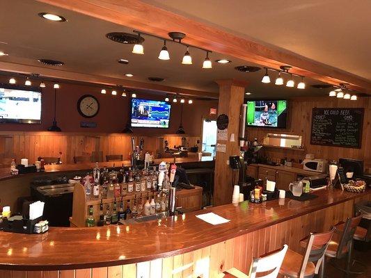 Tucker's Sports Bar & Grille