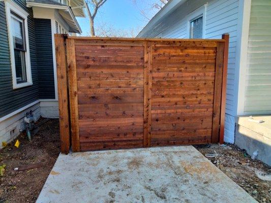 Custom gate horizontal