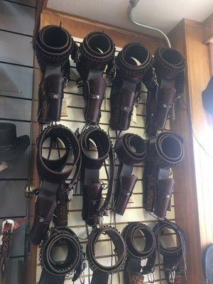 Nice selection and price on Western revolver holsters.