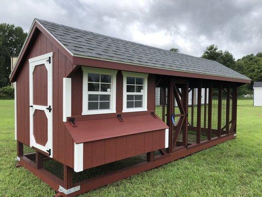 Chicken coop w/attached run