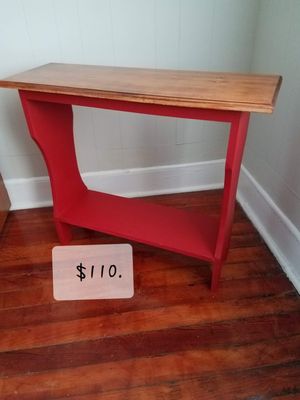 Very nice handmaiden side table. Perfect for that special spot in your home.