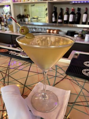 Dirty gin martini