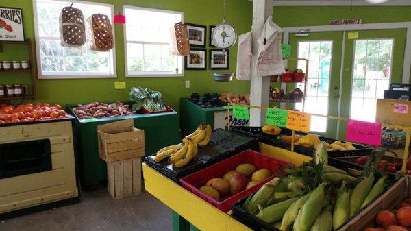 Inside of King's Kountry Produce.