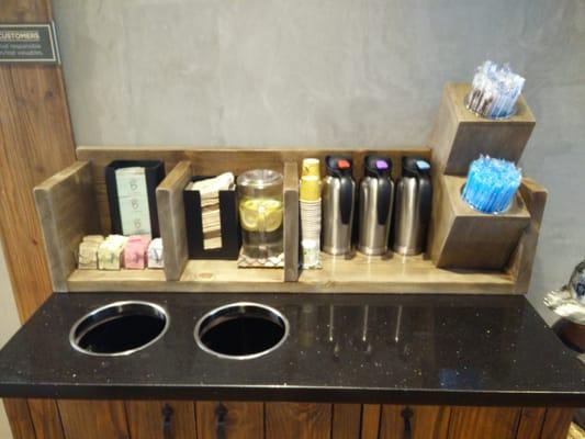 Condiments area