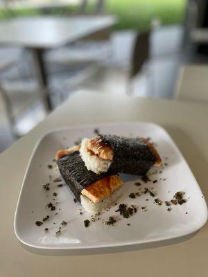 Salmon musubi