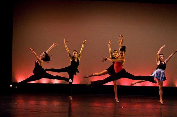 Donna Cerio's Broadway Dance Class